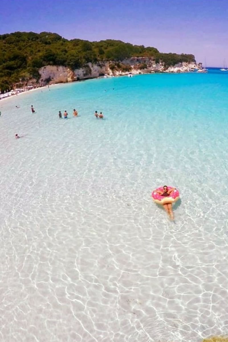 Το νησί των Αντιπάξων