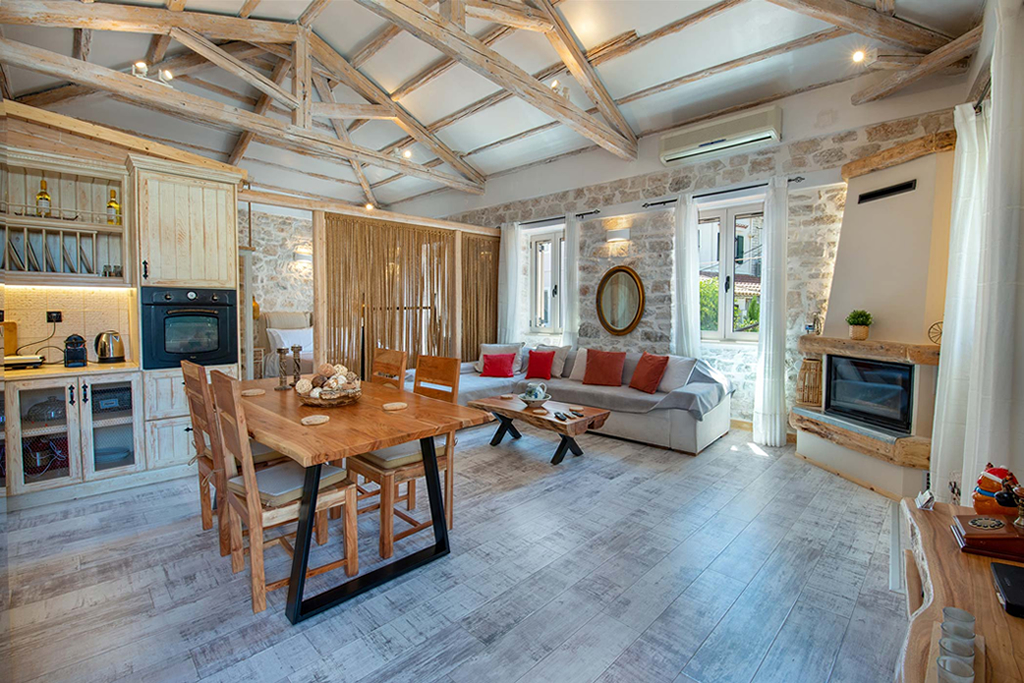 Studio 4, Παξοί